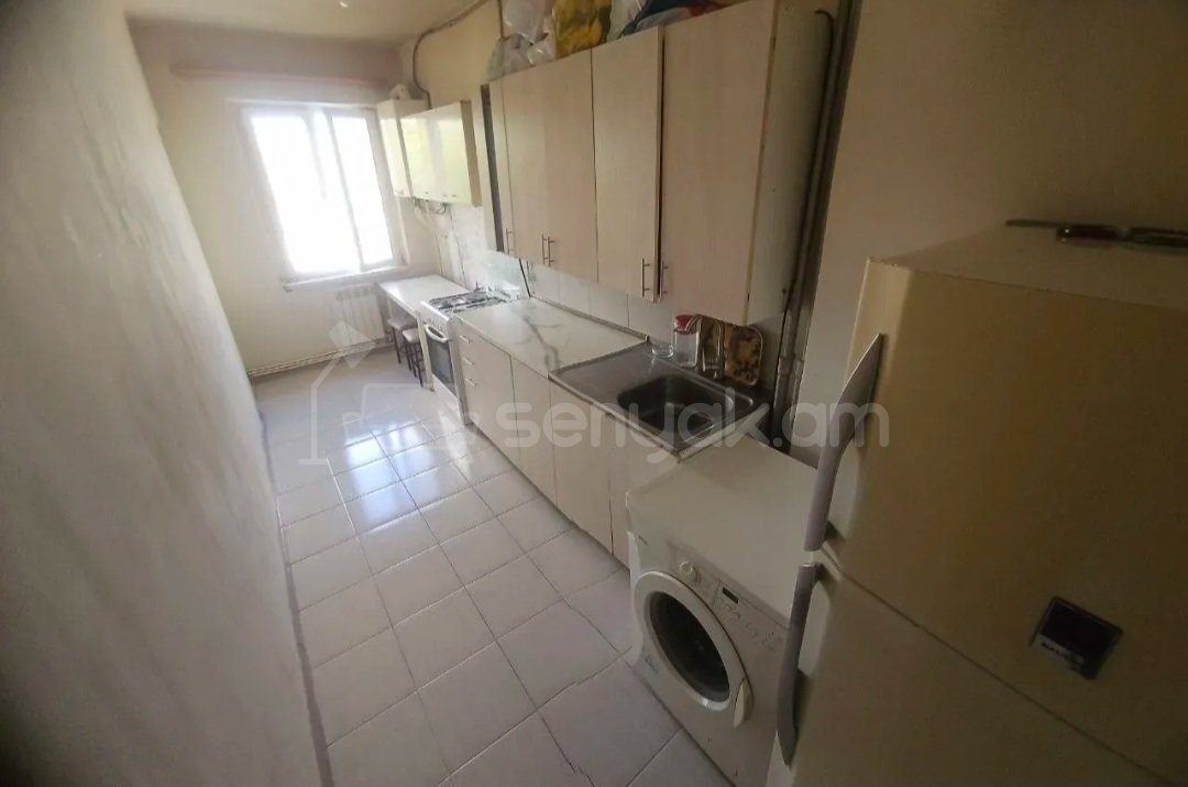 3 Սենյականոց Բնակարան, 76քմ, 3/9 հարկ, Նորմալ Վիճակում