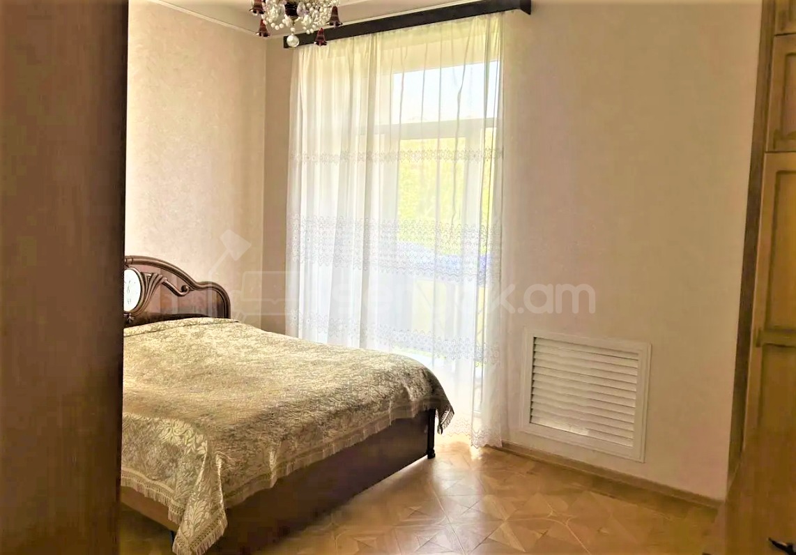 4 Սենյականոց Բնակարան Քարե Շենքում, 147քմ, 3/4 հարկ, Կապիտալ Վերանորոգված