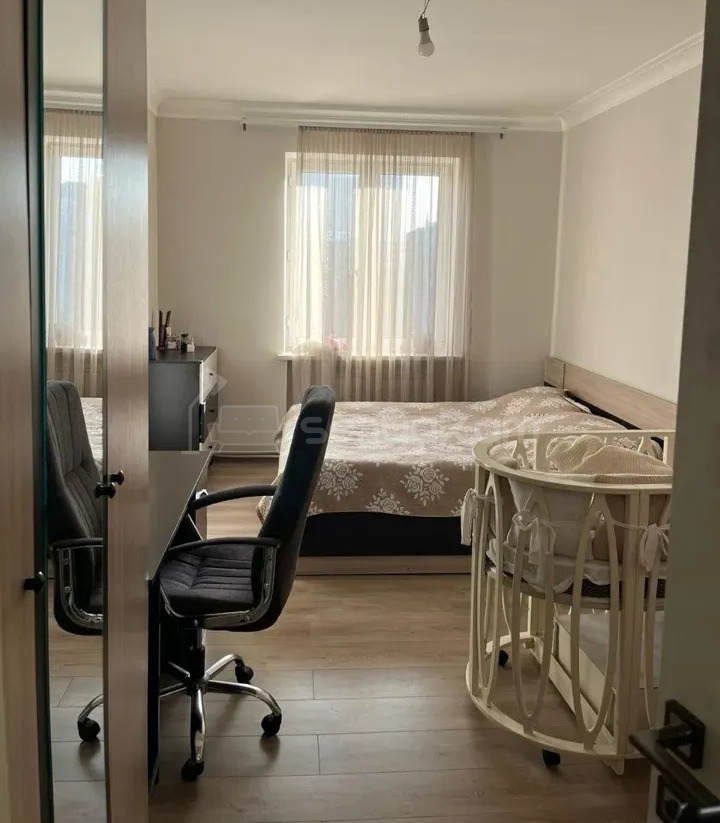 3 Սենյականոց Բնակարան Քարե Շենքում, 72քմ, 4/4 հարկ, Կապիտալ Վերանորոգված, Կահավորված, Արևկող