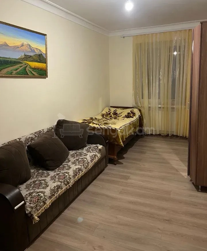 3 Սենյականոց Բնակարան Քարե Շենքում, 72քմ, 4/4 հարկ, Կապիտալ Վերանորոգված, Կահավորված, Արևկող