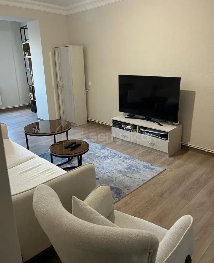 3 Սենյականոց Բնակարան Քարե Շենքում, 72քմ, 4/4 հարկ, Կապիտալ Վերանորոգված, Կահավորված, Արևկող