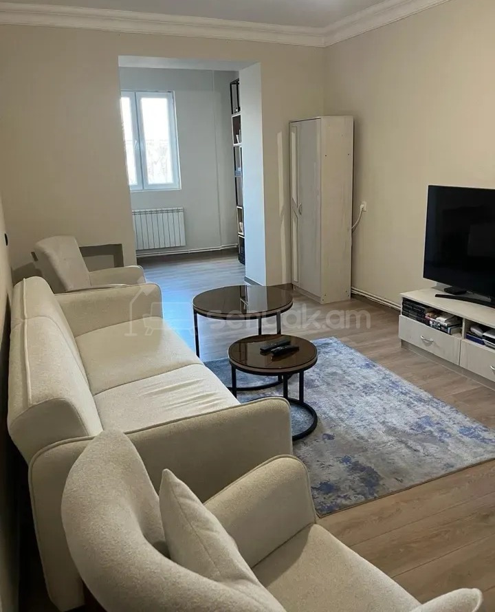 3 Սենյականոց Բնակարան Քարե Շենքում, 72քմ, 4/4 հարկ, Կապիտալ Վերանորոգված, Կահավորված, Արևկող