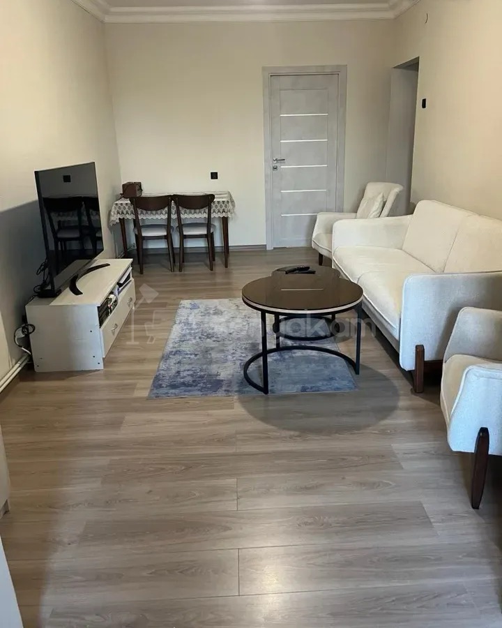 3 Սենյականոց Բնակարան Քարե Շենքում, 72քմ, 4/4 հարկ, Կապիտալ Վերանորոգված, Կահավորված, Արևկող