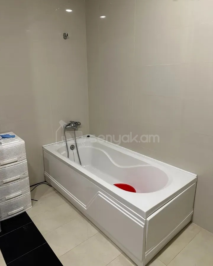 3 Սենյականոց Բնակարան Նորակառույցում, 136քմ, 6/20 հարկ, Կապիտալ Վերանորոգված