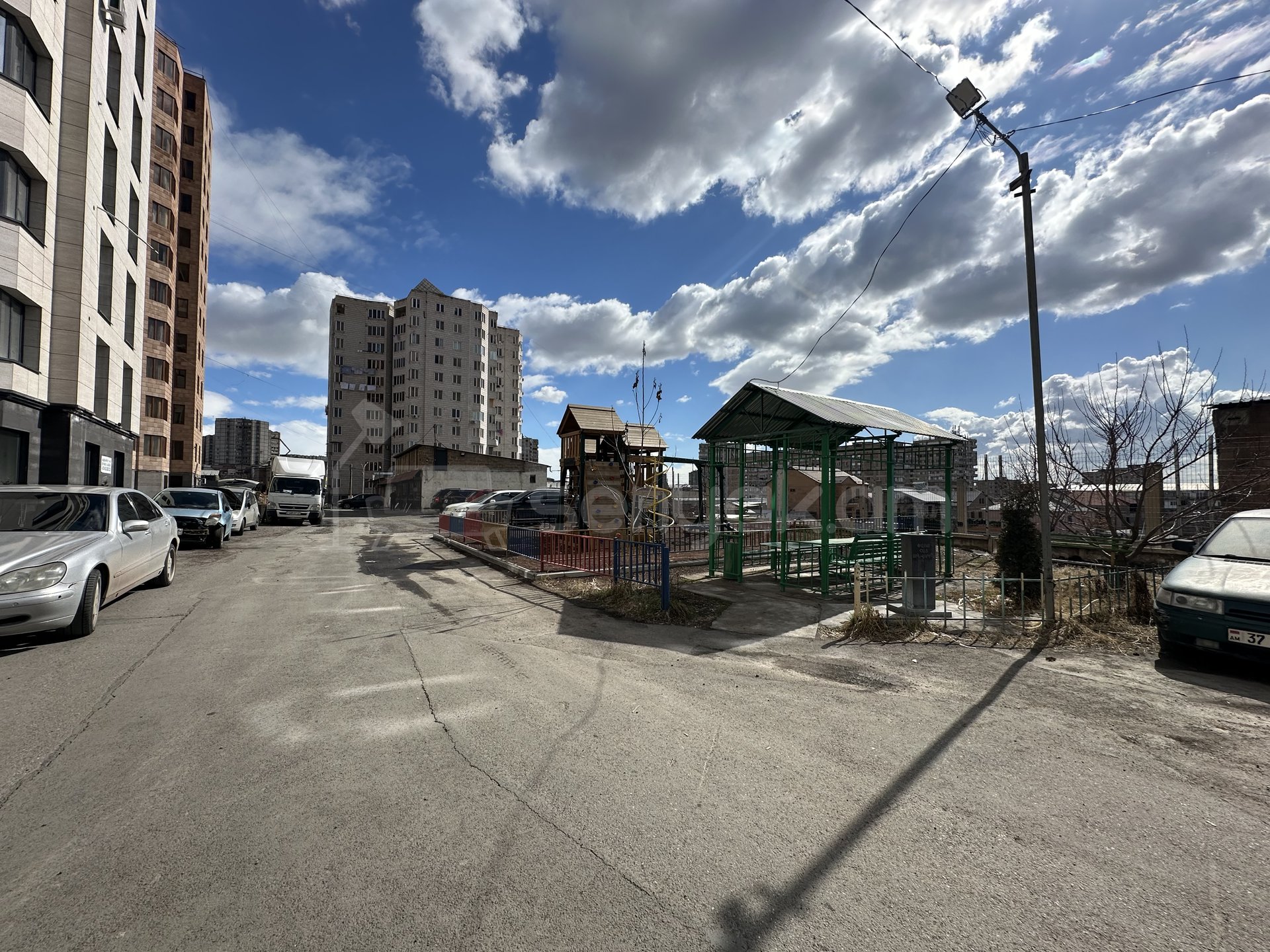 2 Սենյականոց Բնակարան Նորակառույցում, 33քմ, 2/11 հարկ, Կապիտալ Վերանորոգված