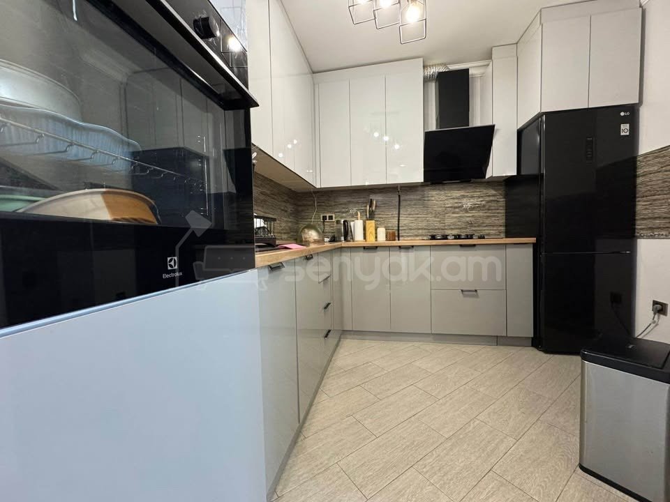 3 Սենյականոց Բնակարան Նորակառույցում, 70քմ, 11/12 հարկ, Կապիտալ Վերանորոգված