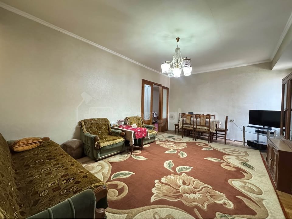 2 Սենյականոց Բնակարան, 81քմ, 1/9 հարկ, Պետական Վիճակում