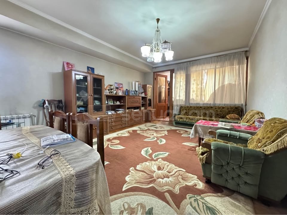 2 Սենյականոց Բնակարան, 81քմ, 1/9 հարկ, Պետական Վիճակում