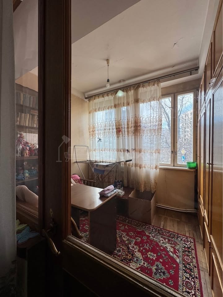 2 Սենյականոց Բնակարան, 81քմ, 1/9 հարկ, Պետական Վիճակում