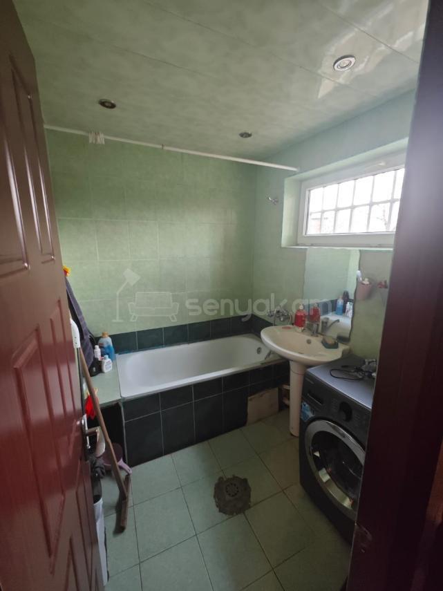 3 Սենյականոց Բնակարան, 70քմ, 2/9 հարկ, Նորմալ Վիճակում, Կահավորված, Արևկող