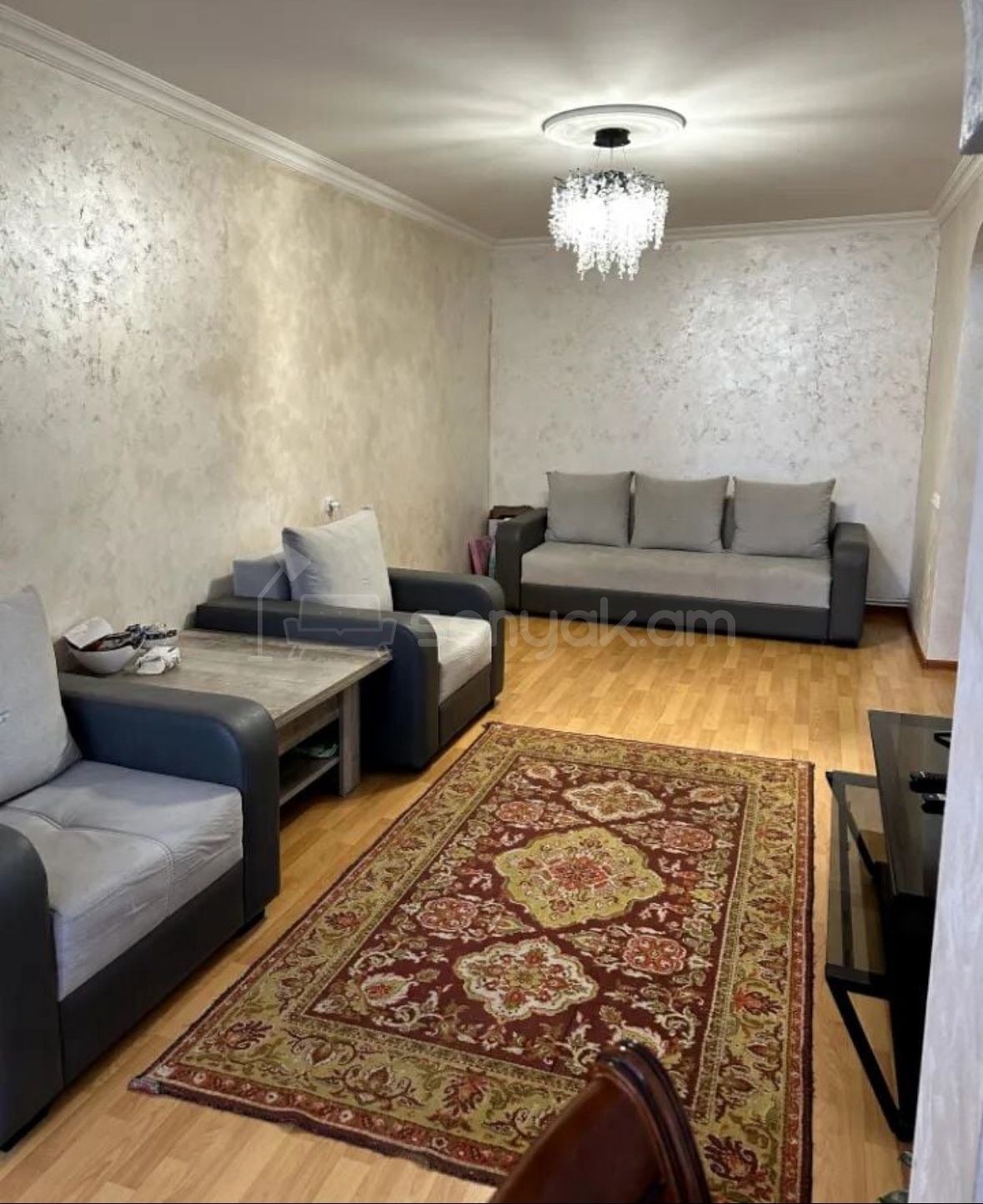 2 Սենյականոց Բնակարան Քարե Շենքում, 65քմ, 5/5 հարկ, Կապիտալ Վերանորոգված