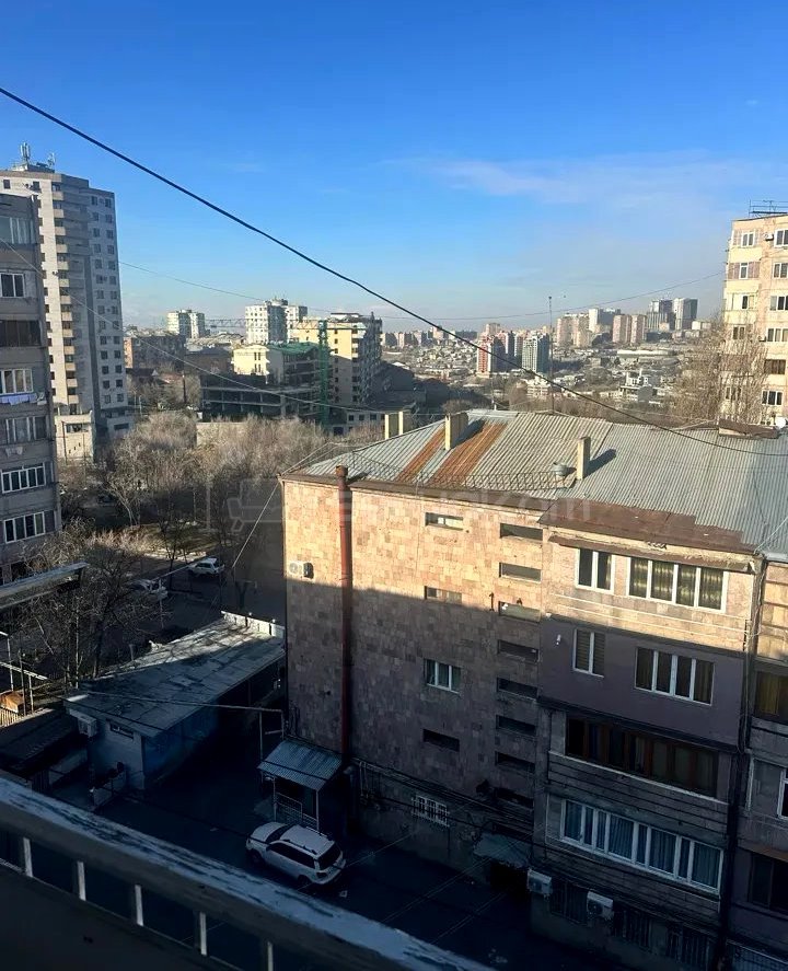 3 Սենյականոց Բնակարան Քարե Շենքում, 105քմ, 5/5 հարկ, Կոսմետիկ Վերանորոգված