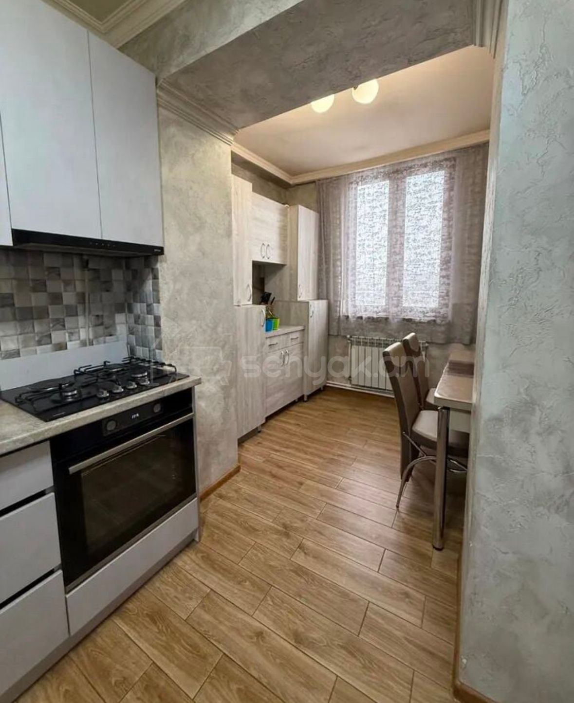 3 Սենյականոց Բնակարան Քարե Շենքում, 65քմ, 5/5 հարկ, Կապիտալ Վերանորոգված