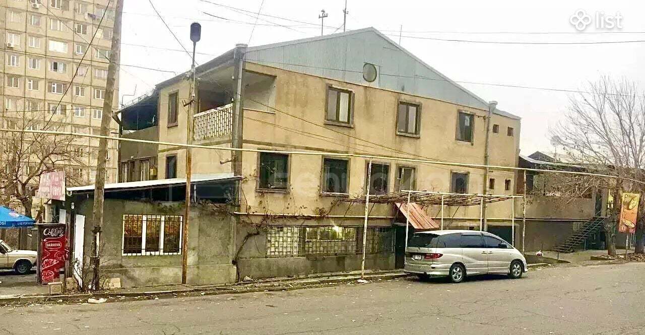 8 Սենյականոց Սեփական Տուն, 750քմ, Նորմալ Վիճակում, Ավտոտնակով