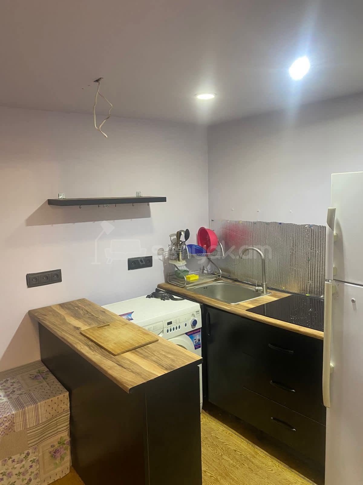 2 Սենյականոց Բնակարան Քարե Շենքում, 65քմ, 1/2 հարկ, Նորմալ Վիճակում, Կահավորված