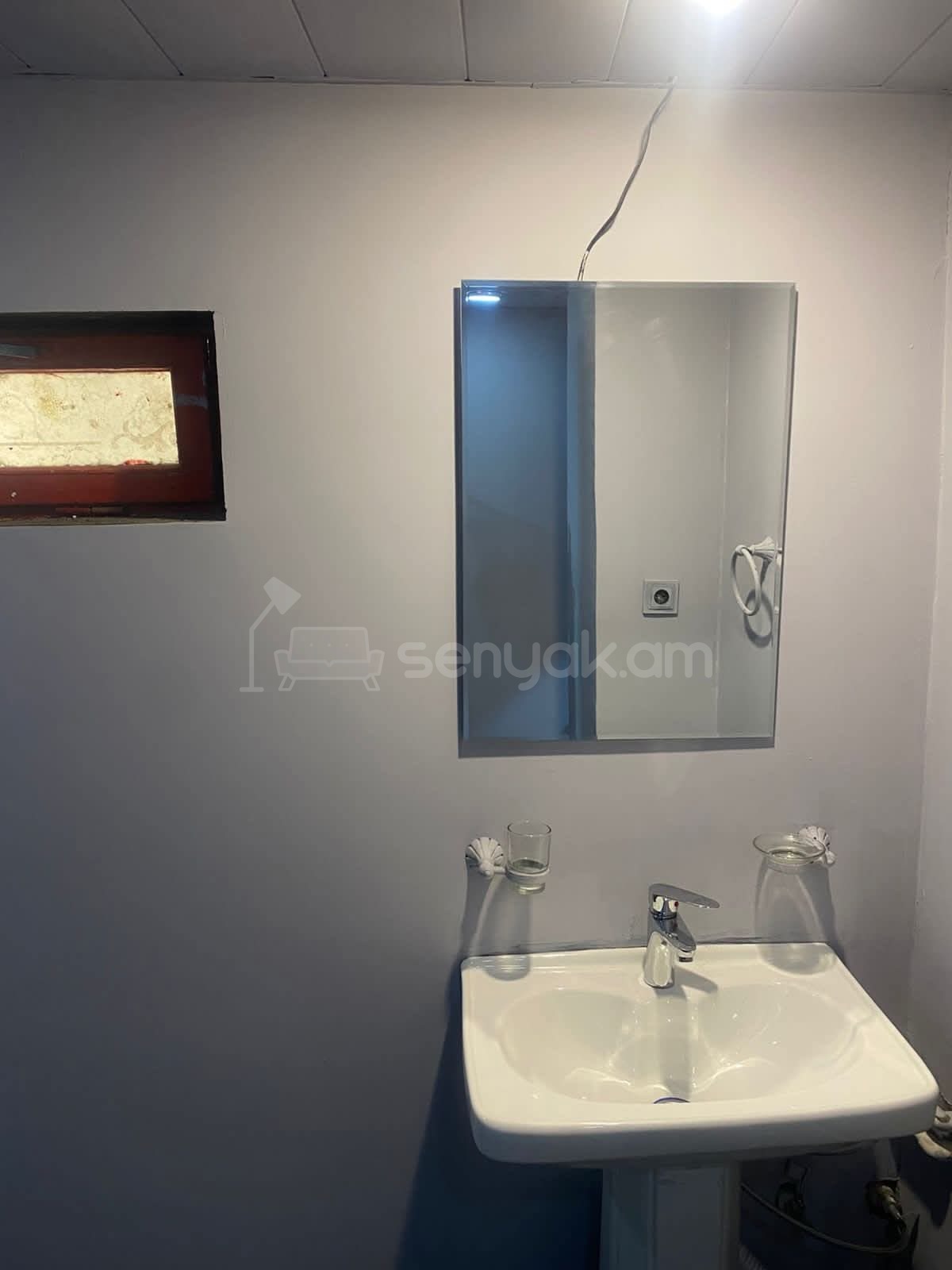 2 Սենյականոց Բնակարան Քարե Շենքում, 65քմ, 1/2 հարկ, Նորմալ Վիճակում, Կահավորված