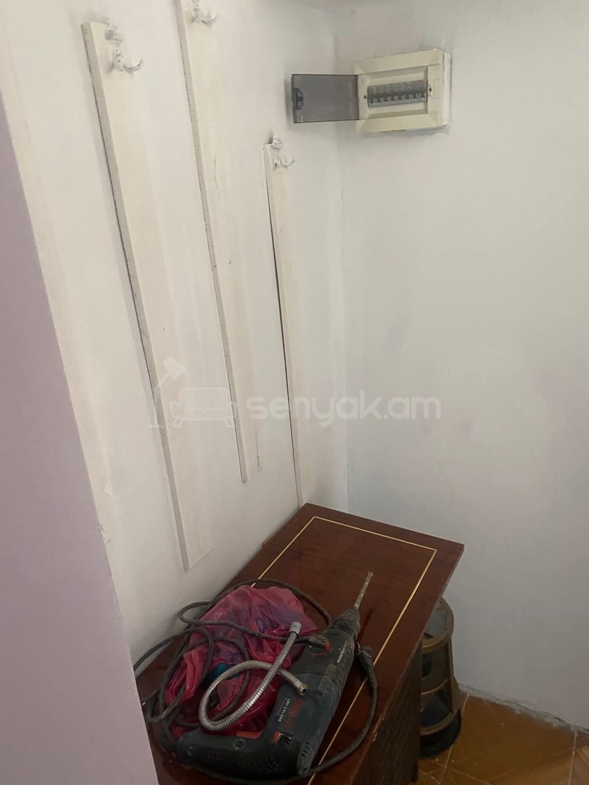 2 Սենյականոց Բնակարան Քարե Շենքում, 65քմ, 1/2 հարկ, Նորմալ Վիճակում, Կահավորված