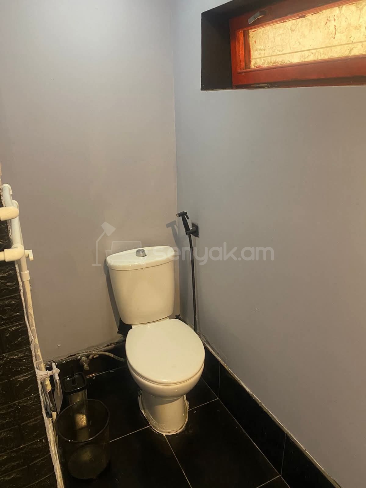 2 Սենյականոց Բնակարան Քարե Շենքում, 65քմ, 1/2 հարկ, Նորմալ Վիճակում, Կահավորված