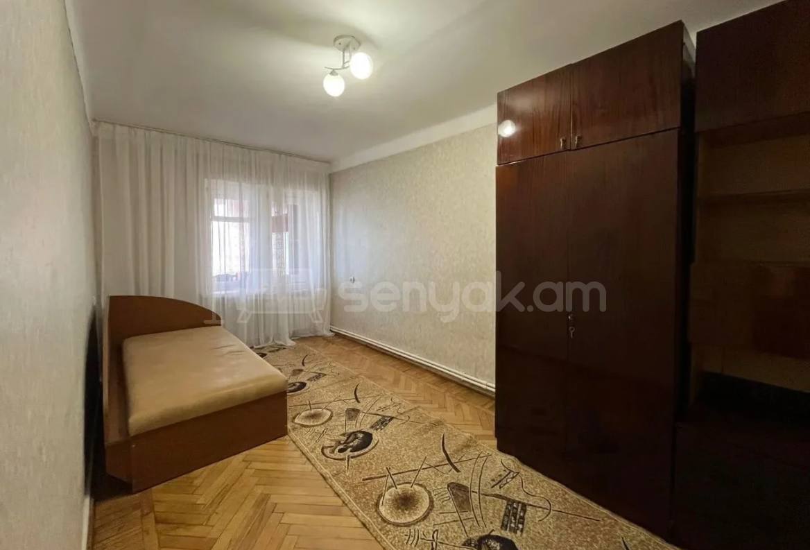 3 Սենյականոց Բնակարան Քարե Շենքում, 77քմ, 5/5 հարկ, Կապիտալ Վերանորոգված, Կահավորված, Արևկող