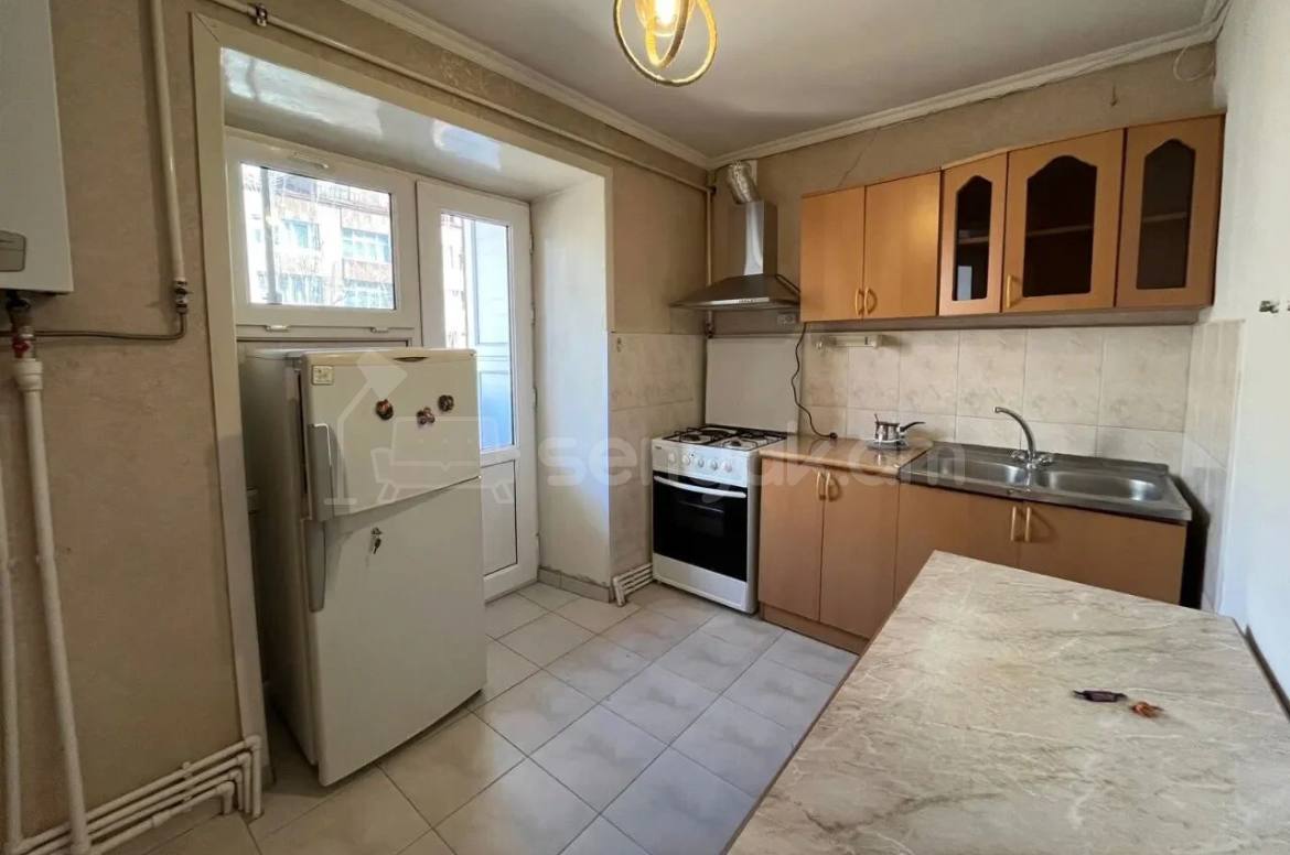 3 Սենյականոց Բնակարան Քարե Շենքում, 77քմ, 5/5 հարկ, Կապիտալ Վերանորոգված, Կահավորված, Արևկող