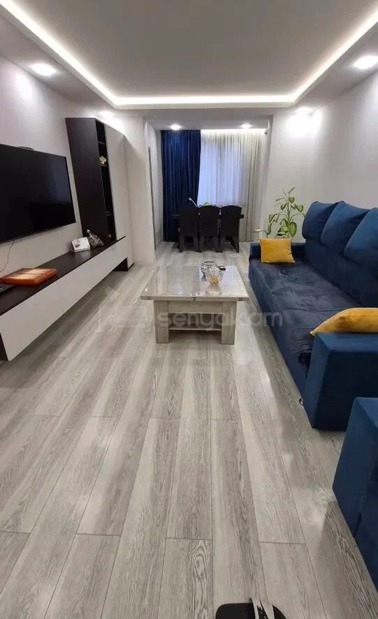 3 Սենյականոց Բնակարան Քարե Շենքում, 78քմ, 4/5 հարկ, Կապիտալ Վերանորոգված