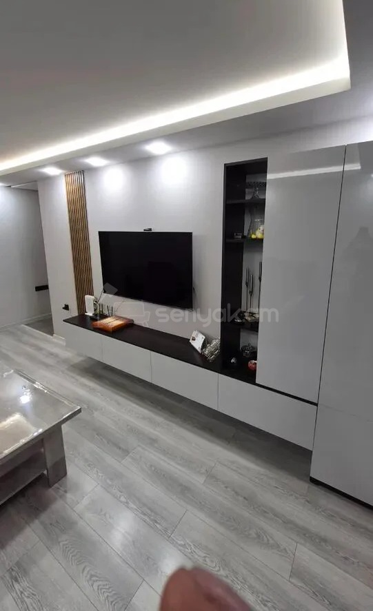 3 Սենյականոց Բնակարան Քարե Շենքում, 78քմ, 4/5 հարկ, Կապիտալ Վերանորոգված