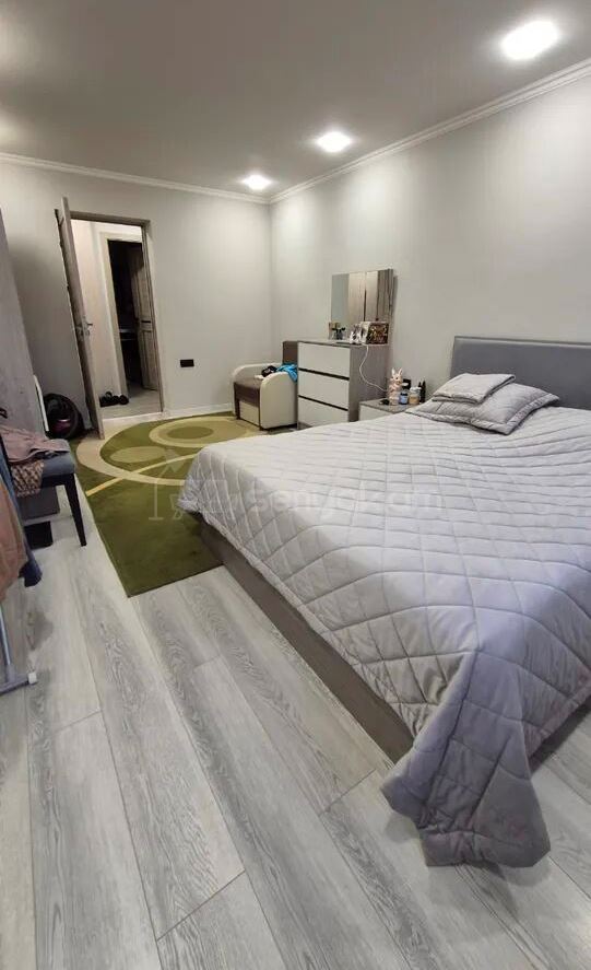 3 Սենյականոց Բնակարան Քարե Շենքում, 78քմ, 4/5 հարկ, Կապիտալ Վերանորոգված