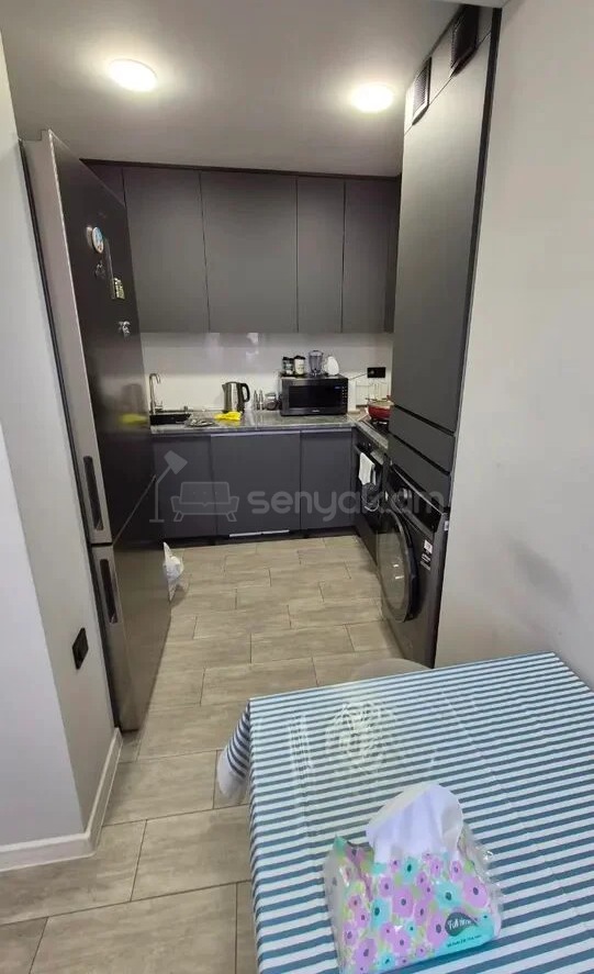 3 Սենյականոց Բնակարան Քարե Շենքում, 78քմ, 4/5 հարկ, Կապիտալ Վերանորոգված