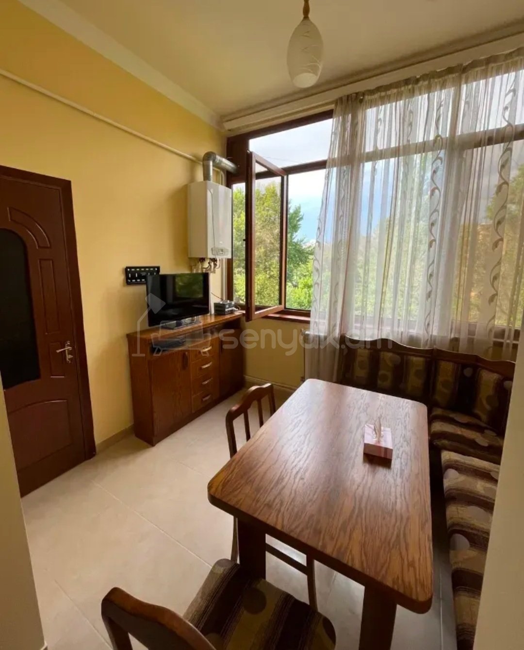 2 Սենյականոց Բնակարան Քարե Շենքում, 75քմ, 3/3 հարկ, Կապիտալ Վերանորոգված, Կահավորված, Արևկող