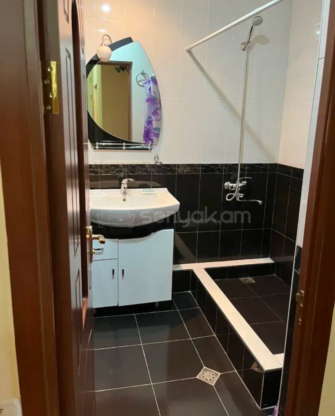 2 Սենյականոց Բնակարան Քարե Շենքում, 75քմ, 3/3 հարկ, Կապիտալ Վերանորոգված, Կահավորված, Արևկող