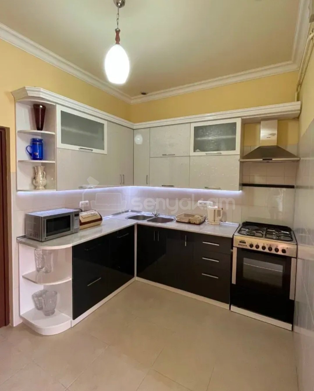 2 Սենյականոց Բնակարան Քարե Շենքում, 75քմ, 3/3 հարկ, Կապիտալ Վերանորոգված, Կահավորված, Արևկող