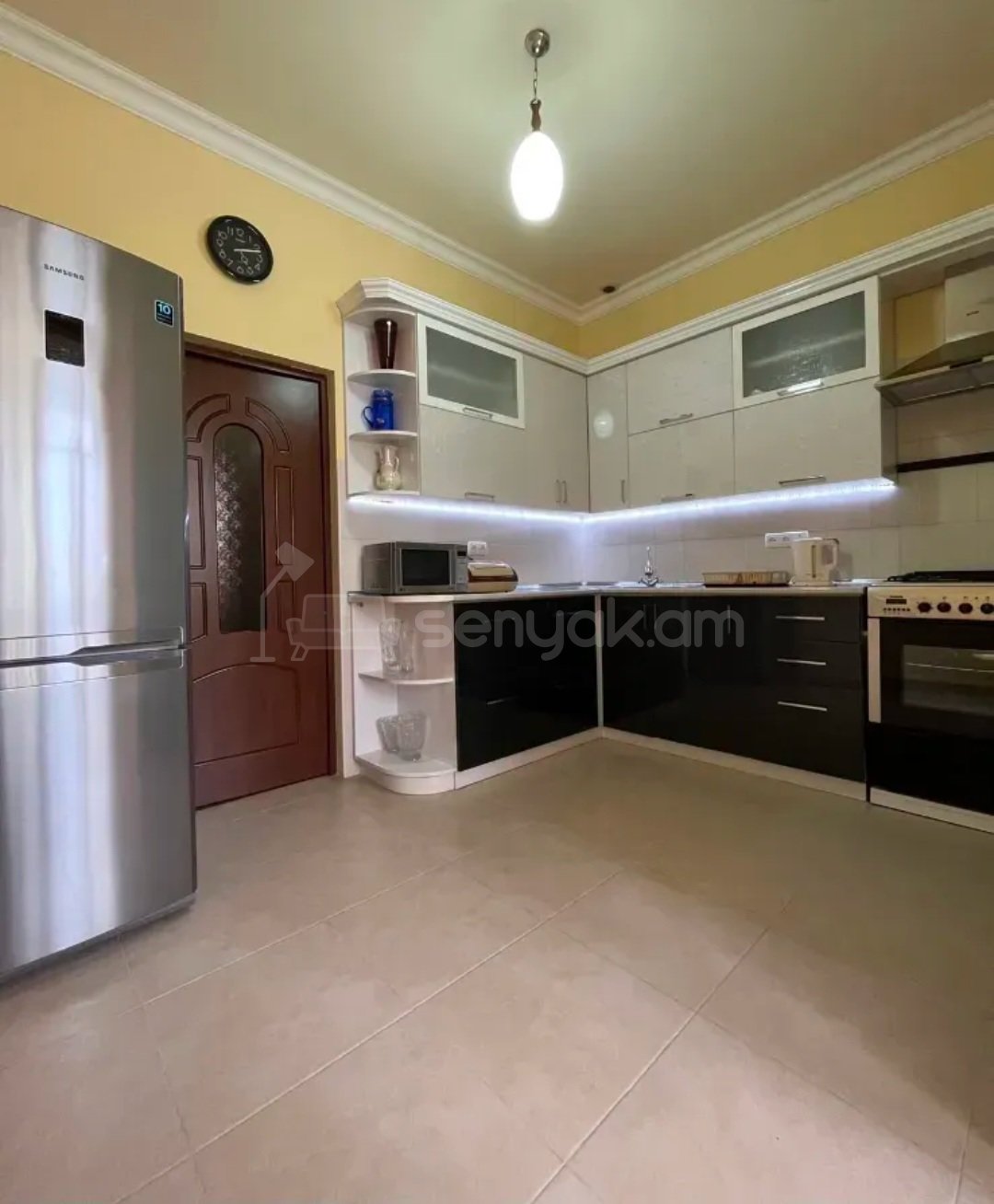 2 Սենյականոց Բնակարան Քարե Շենքում, 75քմ, 3/3 հարկ, Կապիտալ Վերանորոգված, Կահավորված, Արևկող