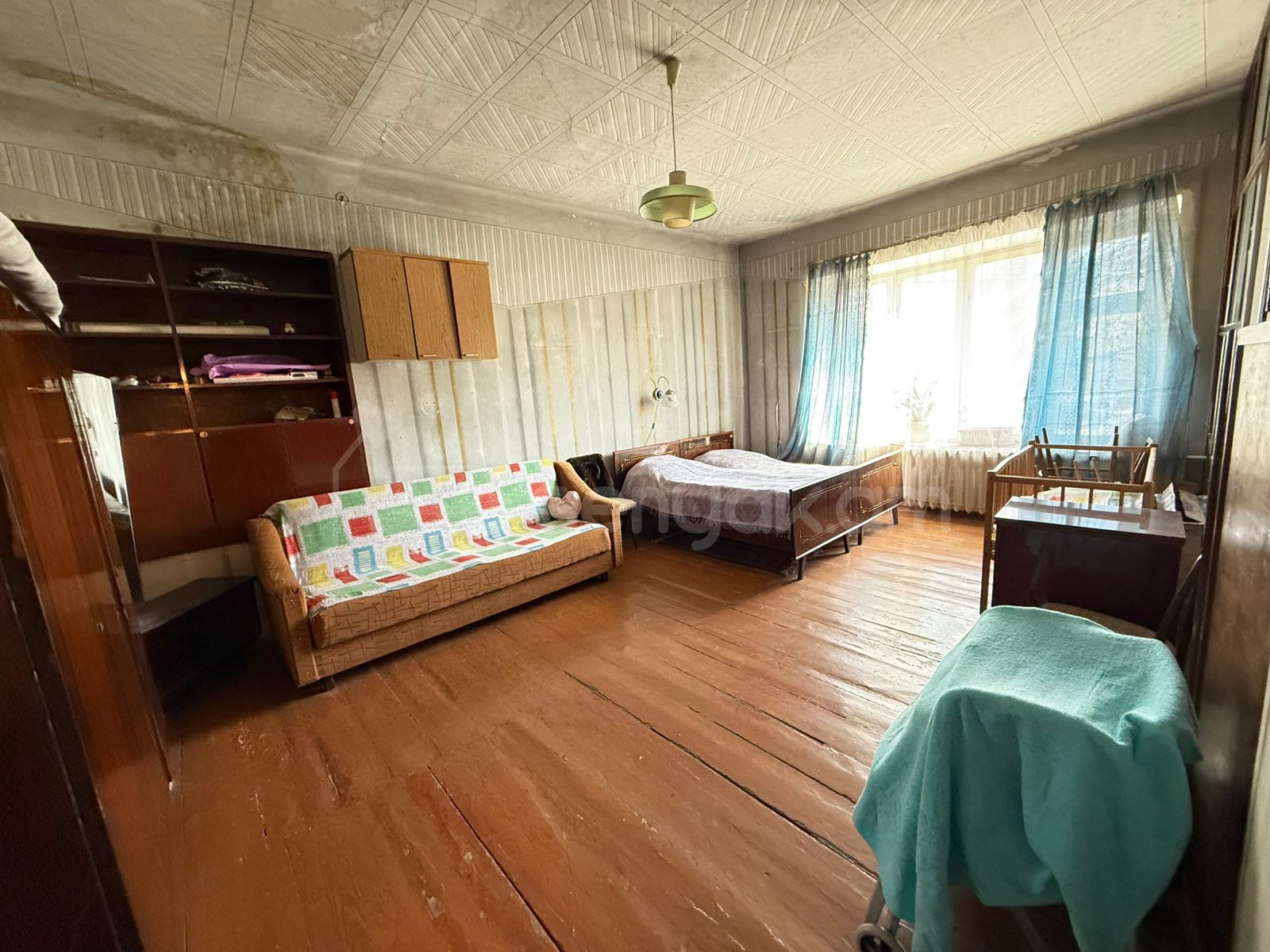 3 Սենյականոց Բնակարան Քարե Շենքում, 96քմ, 2/3 հարկ, Պետական Վիճակում