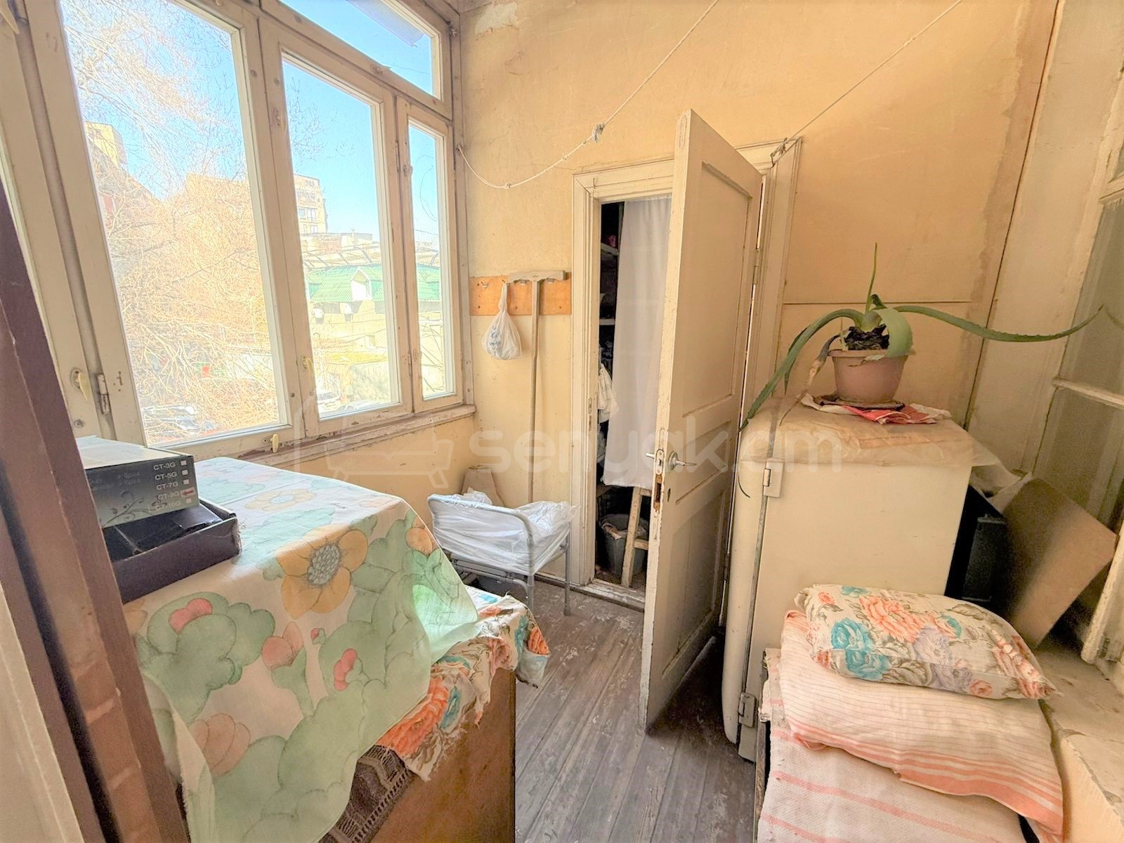 3 Սենյականոց Բնակարան Քարե Շենքում, 96քմ, 2/3 հարկ, Պետական Վիճակում