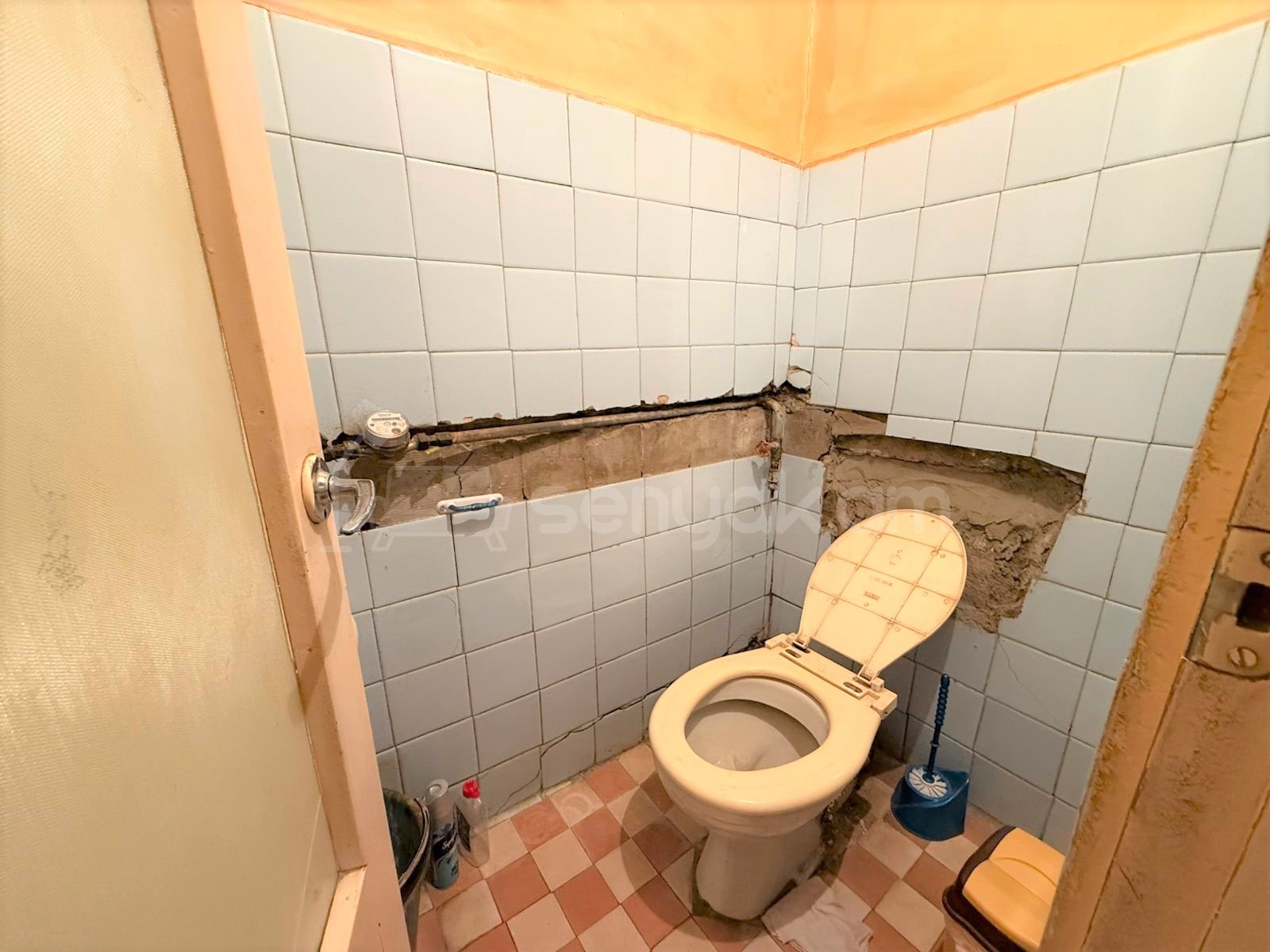 3 Սենյականոց Բնակարան Քարե Շենքում, 96քմ, 2/3 հարկ, Պետական Վիճակում