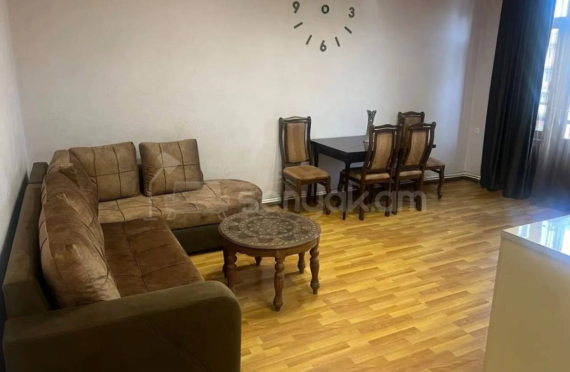 2 Սենյականոց Բնակարան Քարե Շենքում, 45քմ, 4/5 հարկ, Կապիտալ Վերանորոգված, Կահավորված