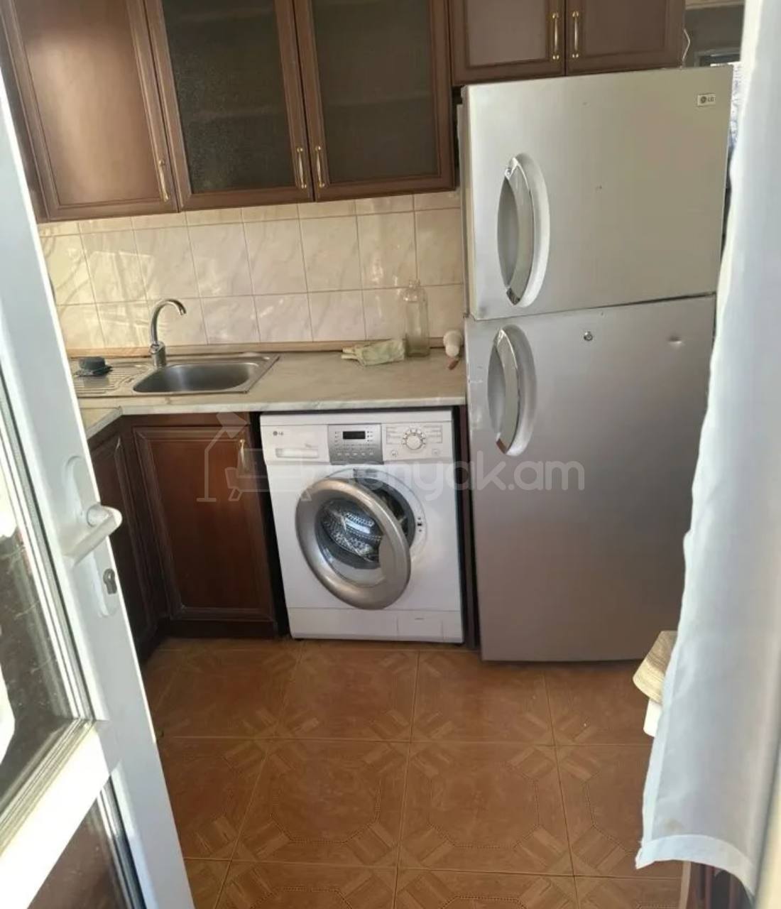 2 Սենյականոց Բնակարան Քարե Շենքում, 58քմ, 5/5 հարկ, Կապիտալ Վերանորոգված, Կահավորված