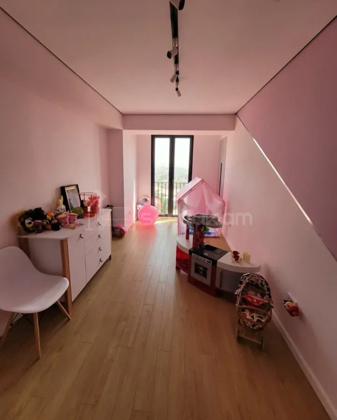 3 Սենյականոց Բնակարան, 95քմ, 11/14 հարկ, Դիզայներական Վերանորոգված