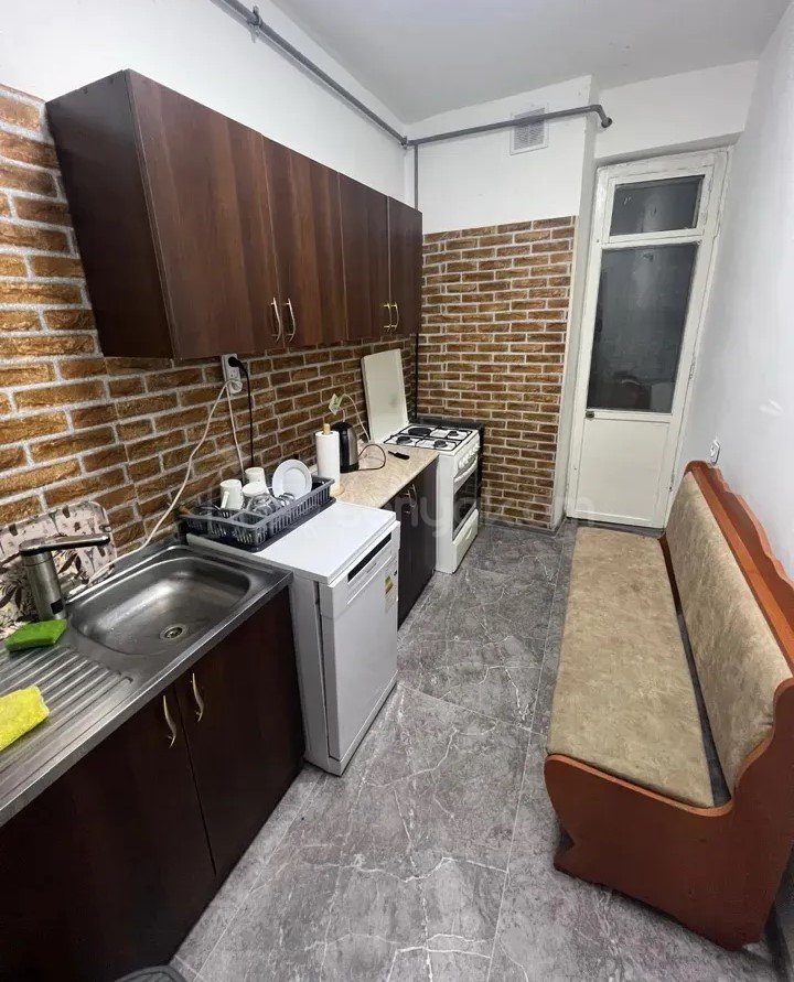 2 Սենյականոց Բնակարան Քարե Շենքում, 46քմ, 1/5 հարկ, Կոսմետիկ Վերանորոգված