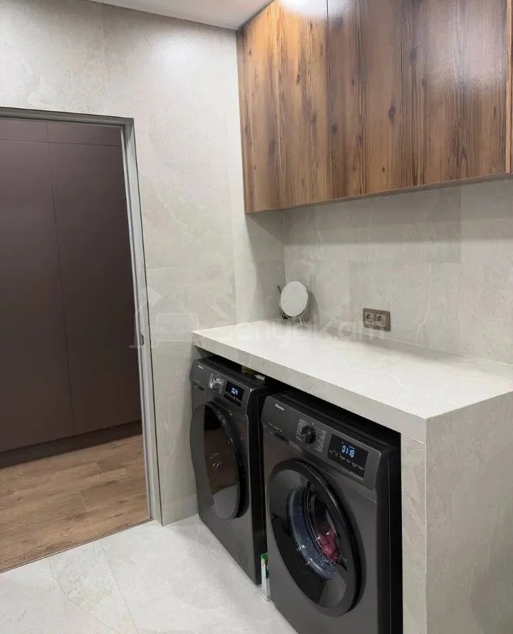 1 Սենյականոց Բնակարան Նորակառույցում, 42քմ, 4/15 հարկ, Կապիտալ Վերանորոգված