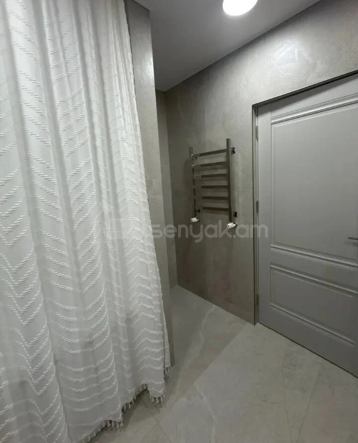 1 Սենյականոց Բնակարան Նորակառույցում, 42քմ, 4/15 հարկ, Կապիտալ Վերանորոգված