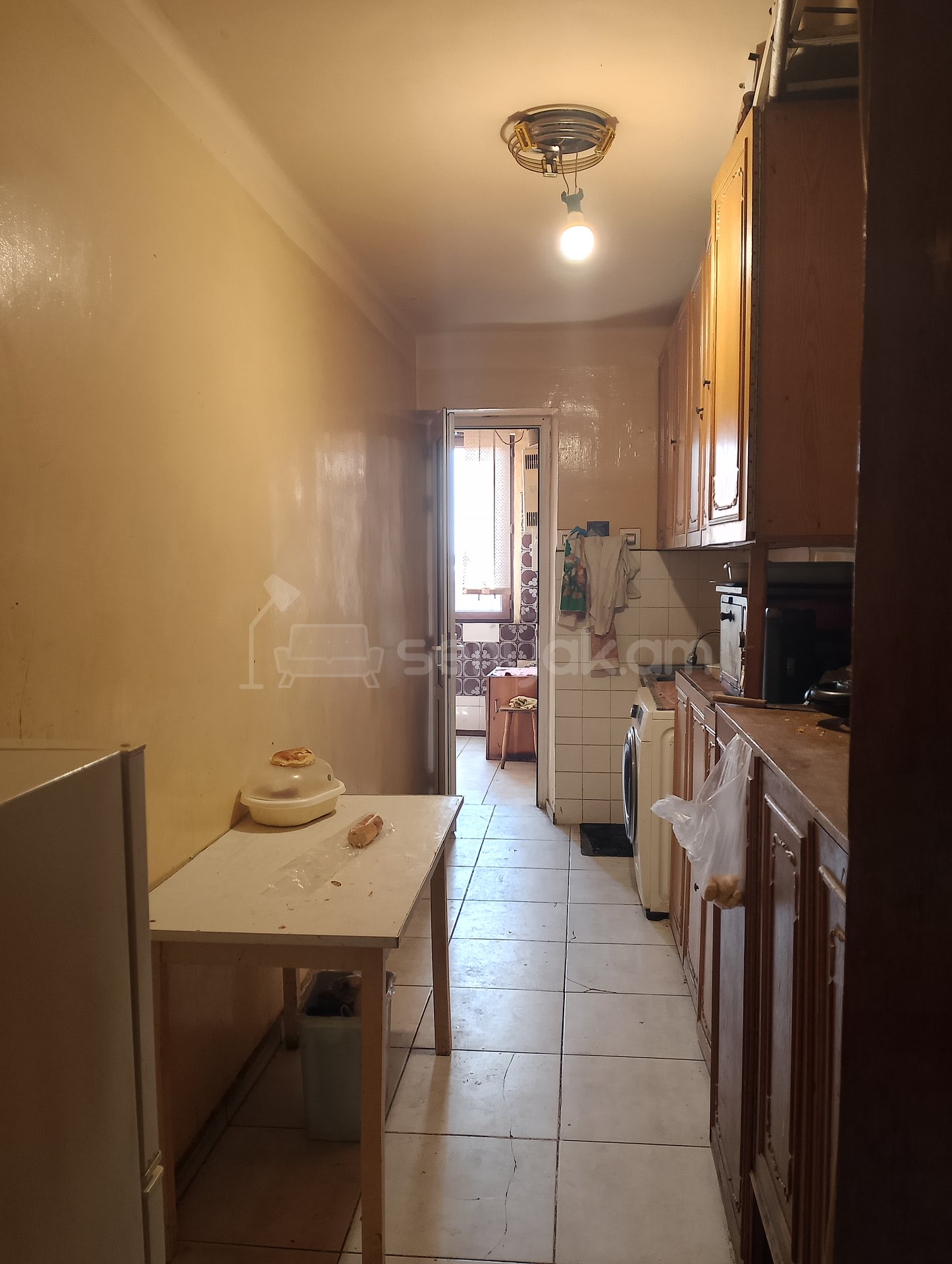 3 Սենյականոց Բնակարան Քարե Շենքում, 76քմ, 3/5 հարկ, Պետական Վիճակում