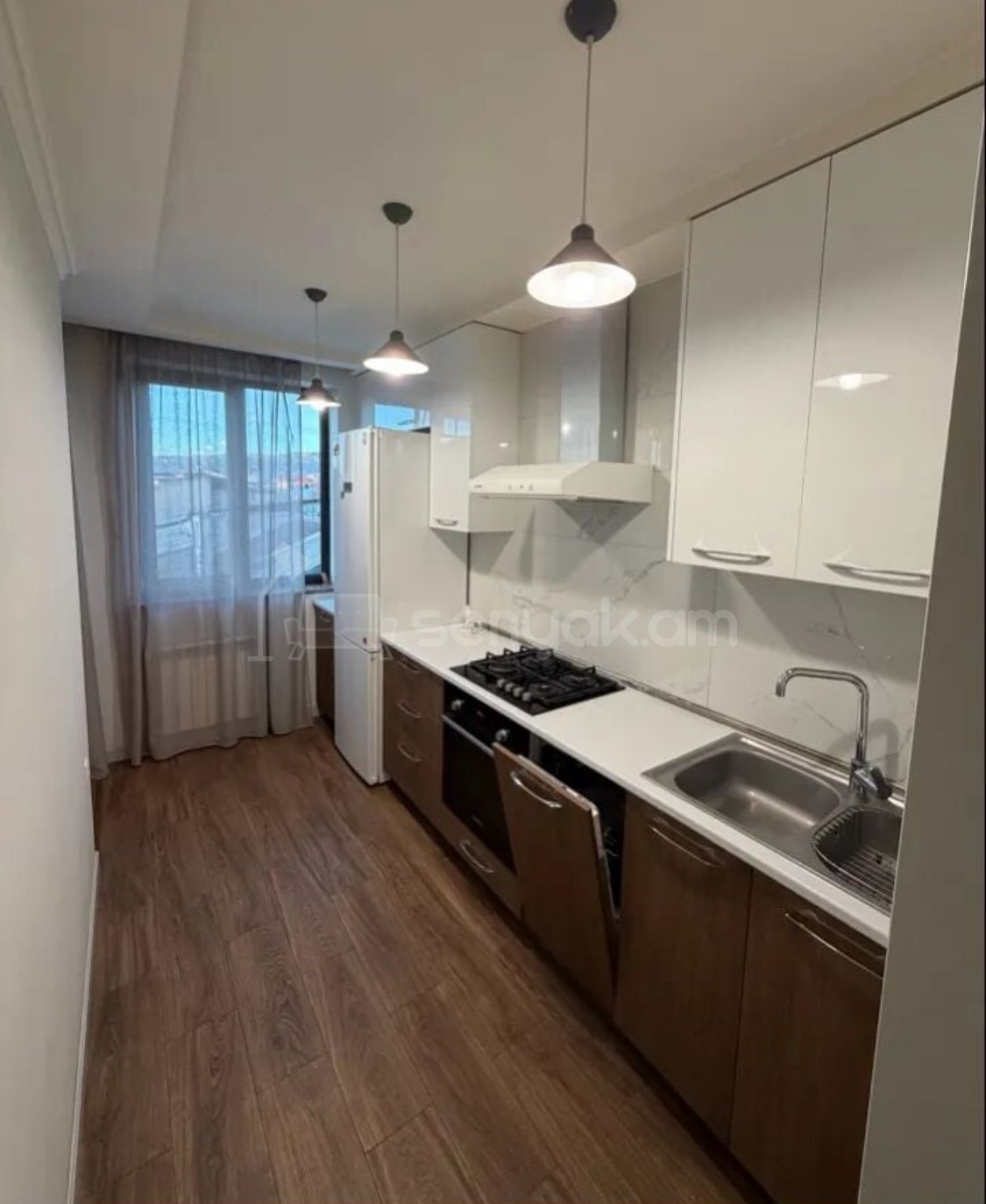 2 Սենյականոց Բնակարան Քարե Շենքում, 65քմ, 3/5 հարկ, Կապիտալ Վերանորոգված, Կահավորված