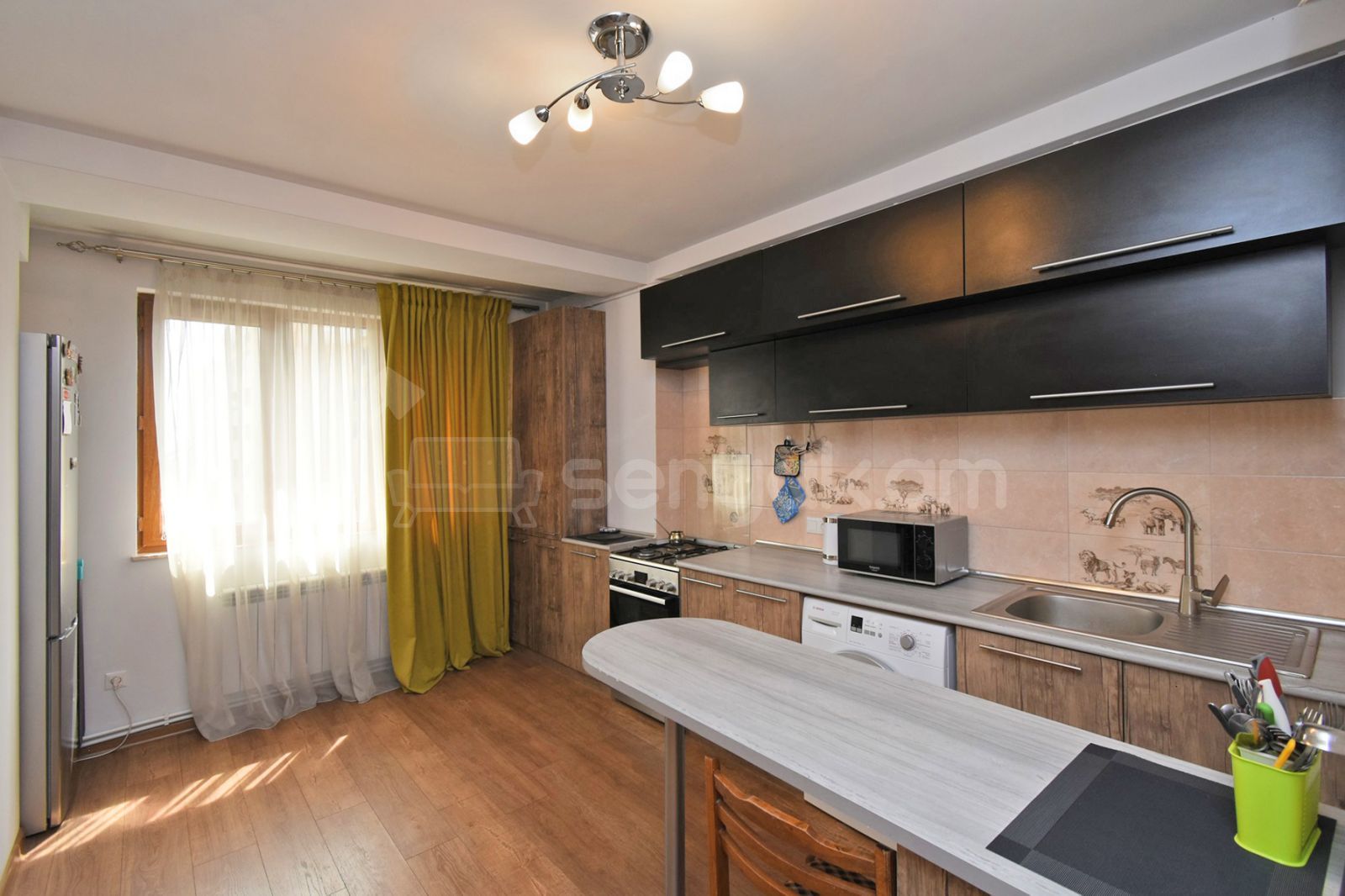 1 Սենյականոց Բնակարան Քարե Շենքում, 41քմ, 5/5 հարկ, Կապիտալ Վերանորոգված