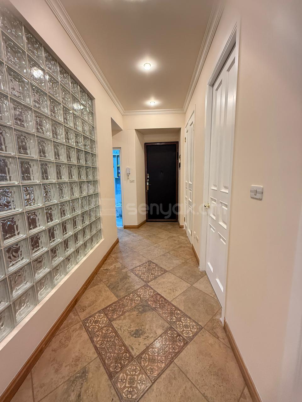 4 Սենյականոց Բնակարան Քարե Շենքում, 107քմ, 3/5 հարկ, Կապիտալ Վերանորոգված