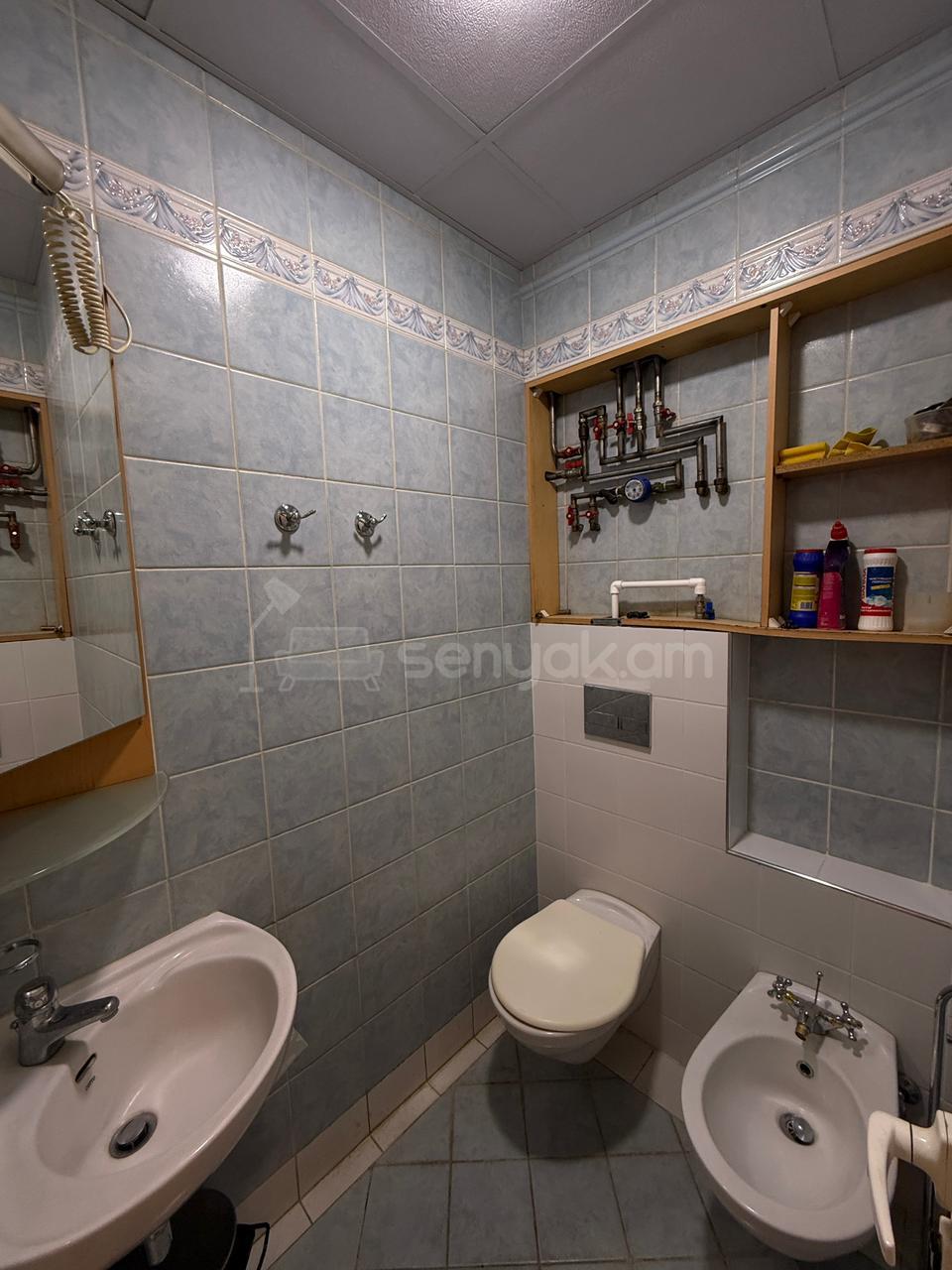 4 Սենյականոց Բնակարան Քարե Շենքում, 107քմ, 3/5 հարկ, Կապիտալ Վերանորոգված