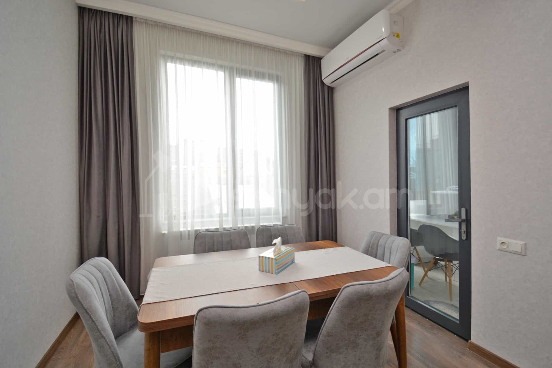 3 Սենյականոց Բնակարան Նորակառույցում, 76քմ, 3/4 հարկ, Կապիտալ Վերանորոգված