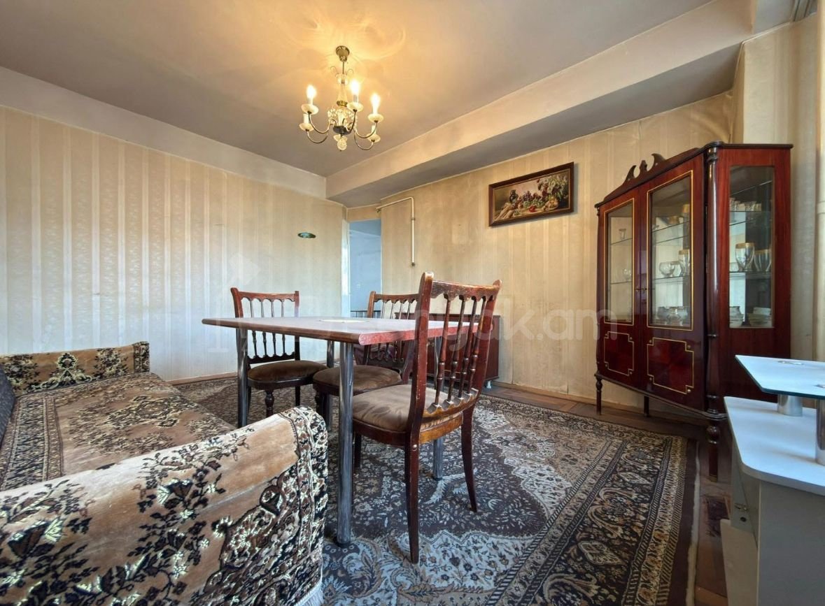 3 Սենյականոց Բնակարան, 67քմ, 11/16 հարկ, Պետական Վիճակում