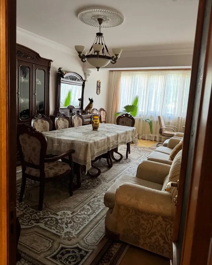 4 Սենյականոց Բնակարան Քարե Շենքում, 103քմ, 2/5 հարկ, Կապիտալ Վերանորոգված