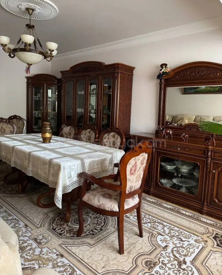 4 Սենյականոց Բնակարան Քարե Շենքում, 103քմ, 2/5 հարկ, Կապիտալ Վերանորոգված